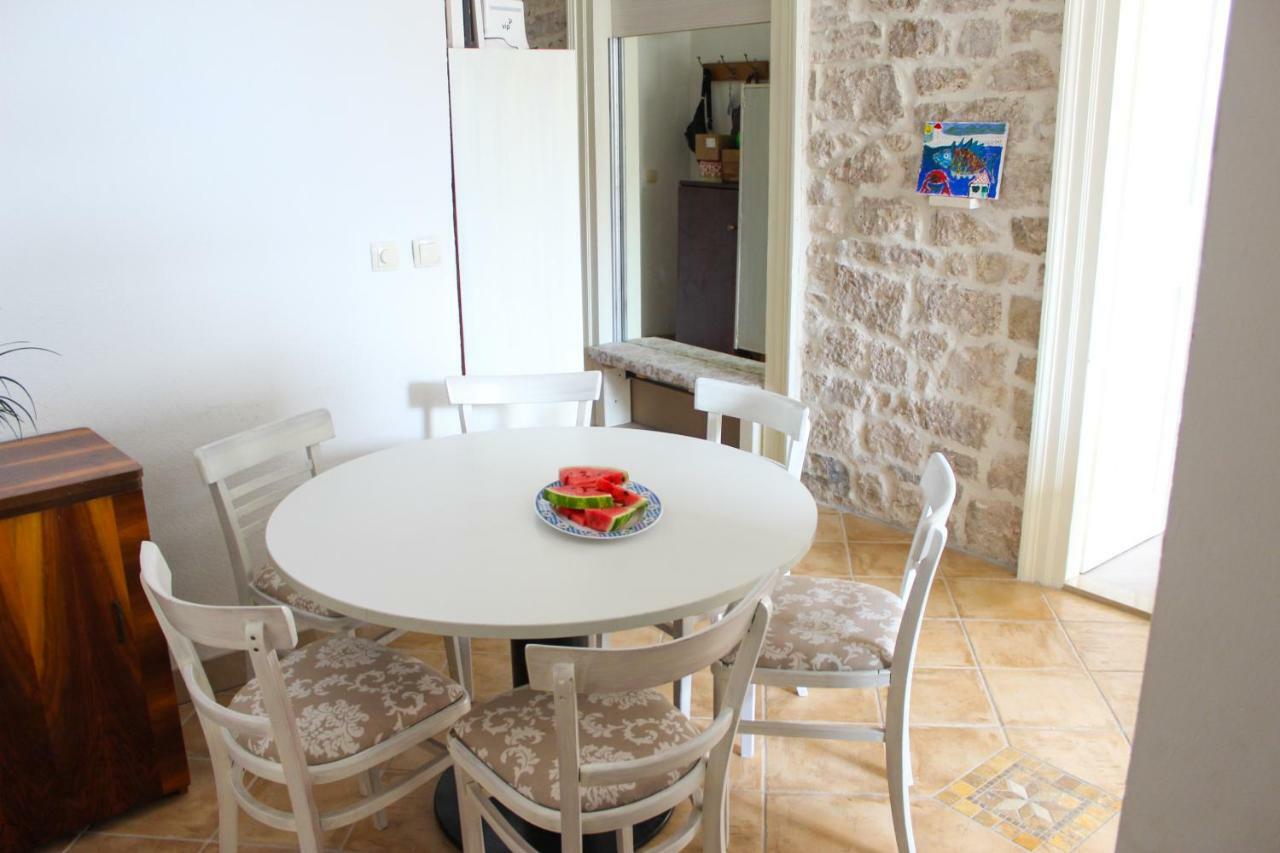 Apartment Dalmatian Rustical Feeling Postira Buitenkant foto